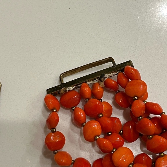 Luisa Conti 7 strand coral glass choker with brass - Picture 5 of 7
